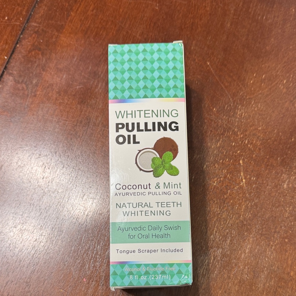 Whitening Pulling Oil with Coconut & Mint